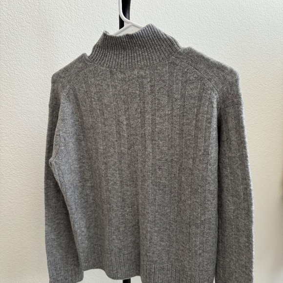 J.Crew Gray Turtleneck Sweater Size XS - Picture 5 of 5